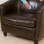 כורסאות ומזוודות עור איכותיות