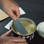 לתיקון פגמים במשטחי פלדה אלומיניום עץ ובטון