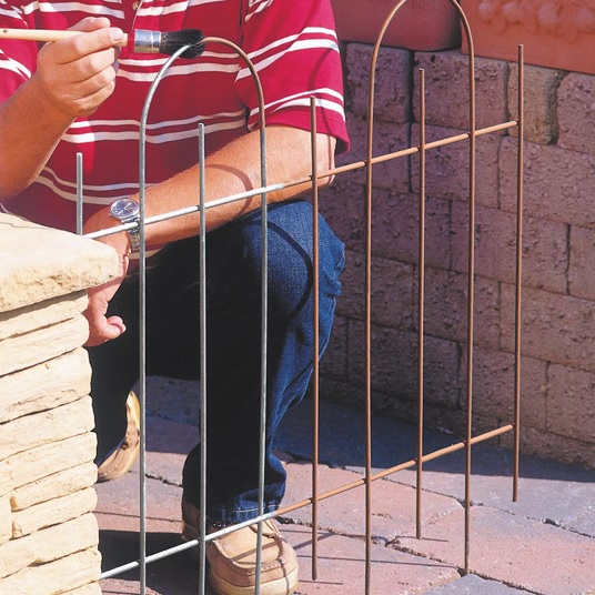 שערים ועמודי תאורה עם טכנולוגיה מתקדמת לחדירה עמוקה והגנה ארוכת טווח